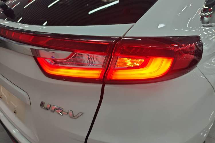 Used Honda UR-V 2017 370TURBO 2WD Prestige Edition China V Right Rear Taillight