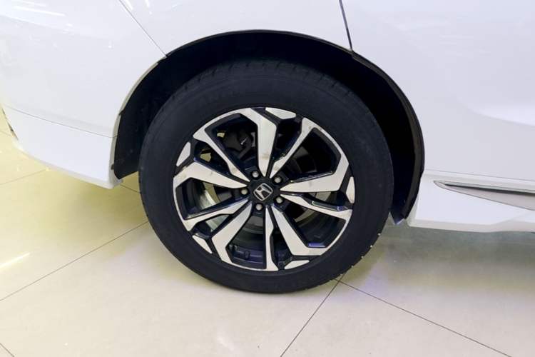 Used Honda UR-V 2017 240TURBO Two-Wheel Drive Luxury Edition China V Right Rear Wheel Hub