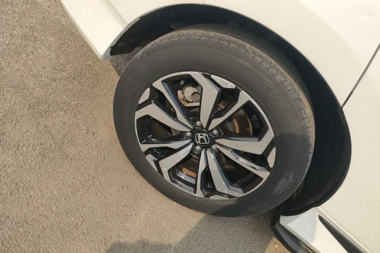Used Honda UR-V 2017 240TURBO Two-Wheel Drive Classic Edition China V Right Rear Wheel Hub