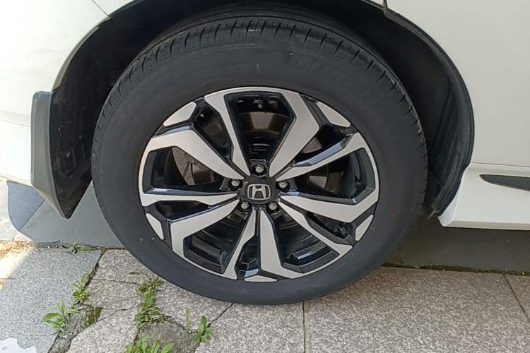 Used Honda UR-V 2017 240TURBO Two-Wheel Drive Classic Edition China VI Right Rear Wheel Hub