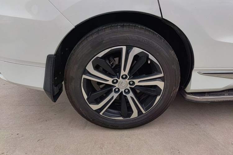 Used Honda UR-V 2017 370TURBO Four-Wheel Drive Prestige Edition China V Right Rear Wheel Hub
