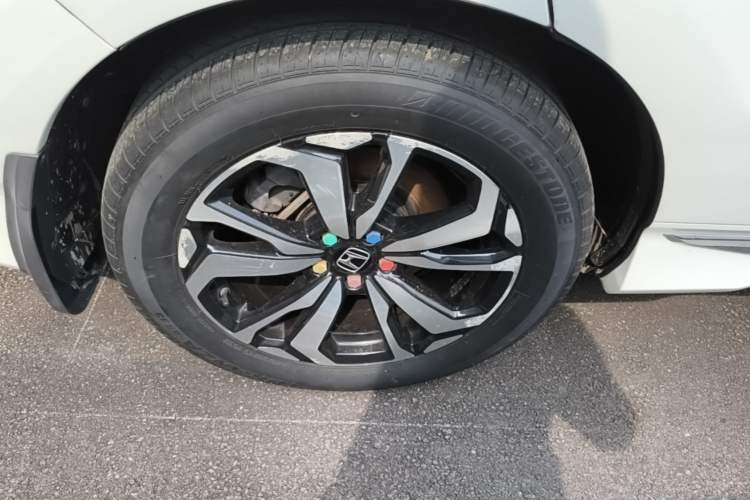 Used Honda UR-V 2017 240TURBO Two-Wheel Drive Luxury Edition China V Right Rear Wheel Hub