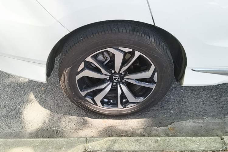 Used Honda UR-V 2017 240TURBO Two-Wheel Drive Luxury Edition China VI Right Rear Wheel Hub