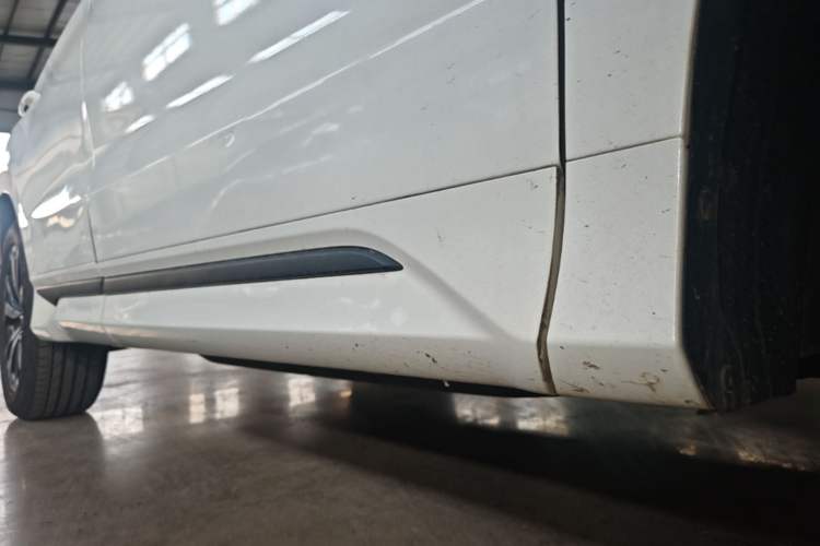 Used Honda UR-V 2017 240TURBO Two-Wheel Drive Classic Edition China V Right Side Sill