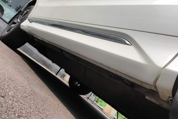 Used Honda UR-V 2017 240TURBO Two-Wheel Drive Luxury Edition China V Right Side Sill