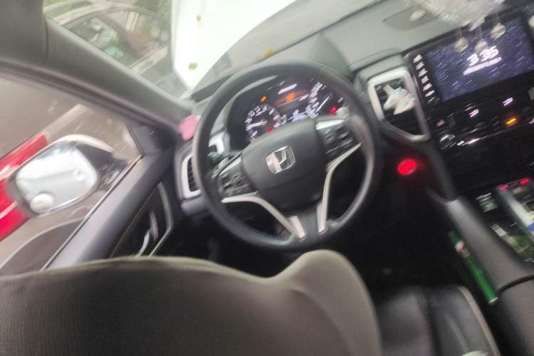 Used Honda UR-V 2017 370TURBO 2WD Prestige Edition China V Steering Wheel