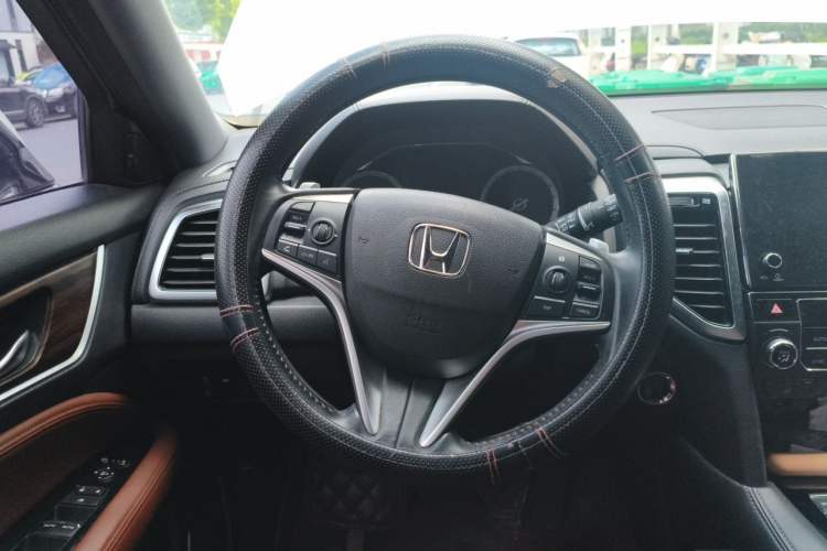 Used Honda UR-V 2017 370TURBO 2WD Prestige Edition China V Steering Wheel
