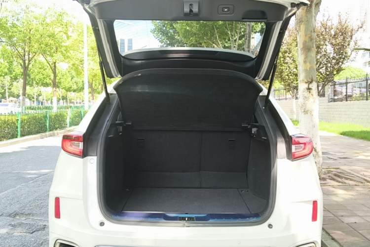 Used Honda UR-V 2017 240TURBO Two-Wheel Drive Luxury Edition China VI Trunk