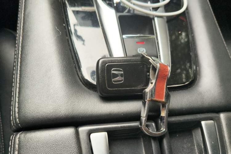 Used Honda UR-V 2017 240TURBO Two-Wheel Drive Luxury Edition China V Vehicle Key
