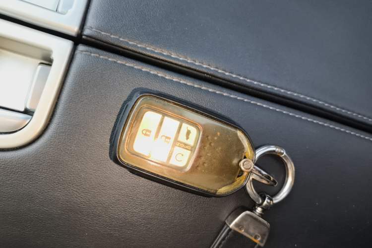 Used Honda UR-V 2017 240TURBO Two-Wheel Drive Luxury Edition China VI Vehicle Key