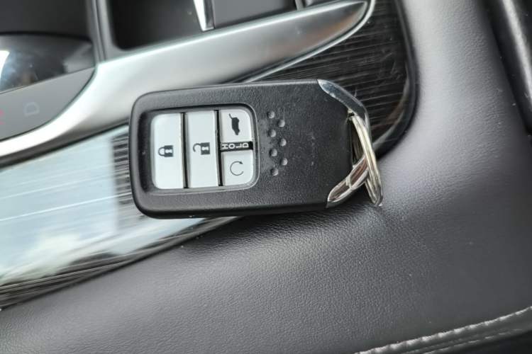 Used Honda UR-V 2017 240TURBO Two-Wheel Drive Luxury Edition China V Vehicle Key