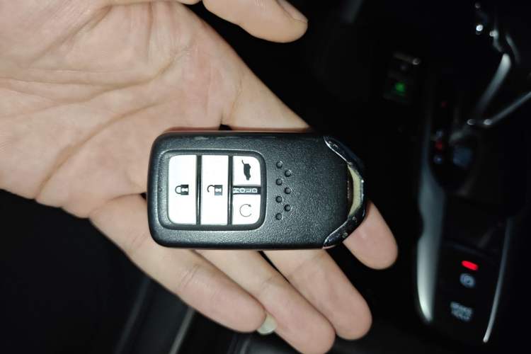 Used Honda UR-V 2017 240TURBO Two-Wheel Drive Luxury Edition China VI Vehicle Key