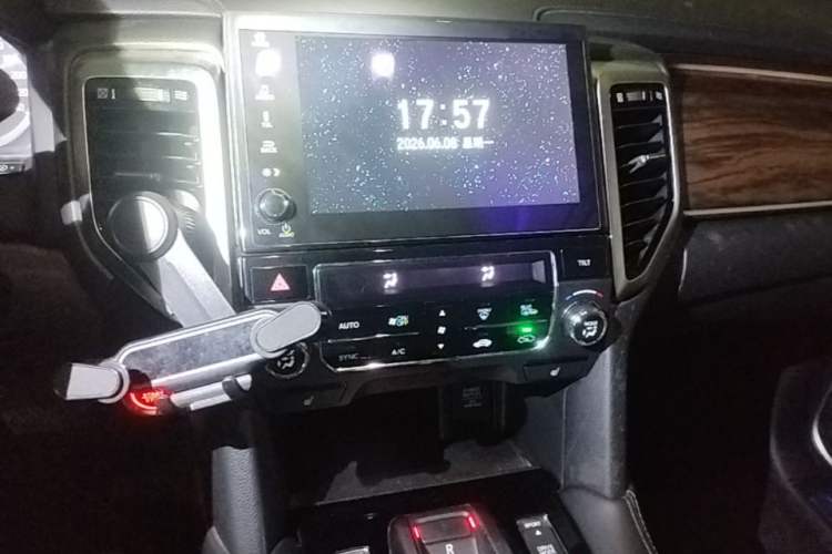 Used Honda UR-V 2017 370TURBO 2WD Prestige Edition China V Audio And AC Panel