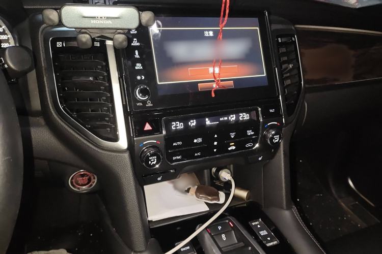 Used Honda UR-V 2017 370TURBO 2WD Prestige Edition China V Audio And AC Panel