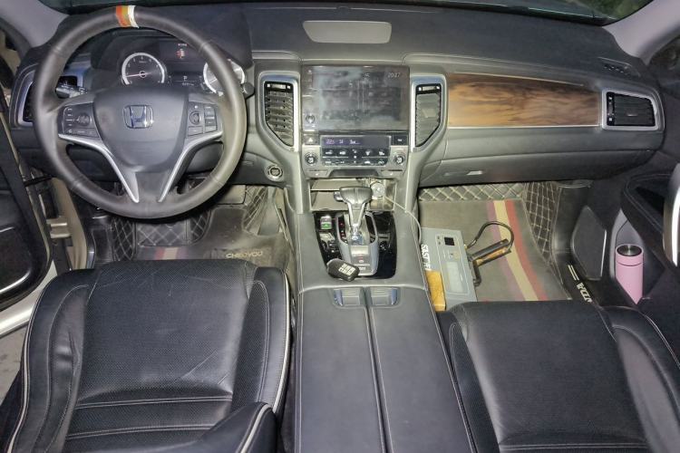 Used Honda UR-V 2017 240TURBO Two-Wheel Drive Luxury Edition China V Center Console