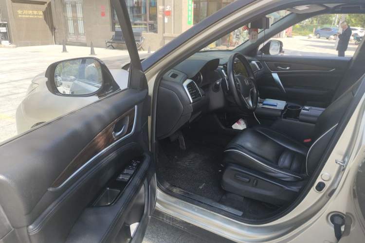 Used Honda UR-V 2017 240TURBO Two-Wheel Drive Luxury Edition China V Driver Seat