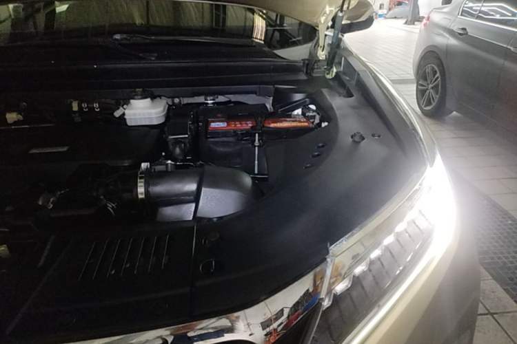 Used Honda UR-V 2017 370TURBO 2WD Prestige Edition China V Engine Bay Left