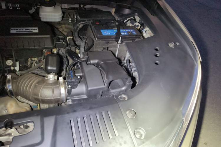 Used Honda UR-V 2017 240TURBO Two-Wheel Drive Luxury Edition China V Engine Bay Left