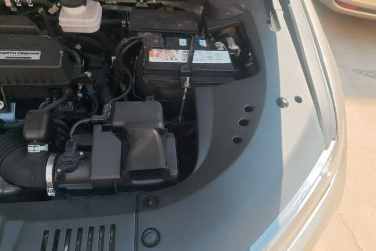 Used Honda UR-V 2017 240TURBO Two-Wheel Drive Classic Edition China V Engine Bay Left