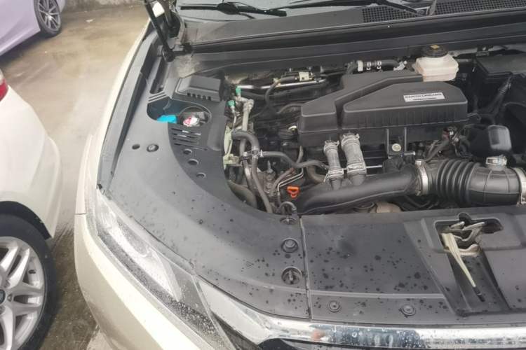 Used Honda UR-V 2017 240TURBO Two-Wheel Drive Classic Edition China V Engine Bay Right