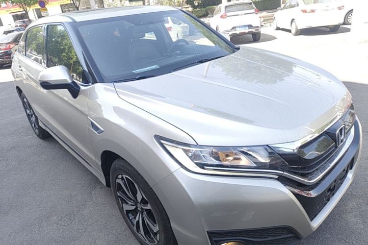 Used Honda UR-V 2017 240TURBO Two-Wheel Drive Classic Edition China V Front Right 45 Deg