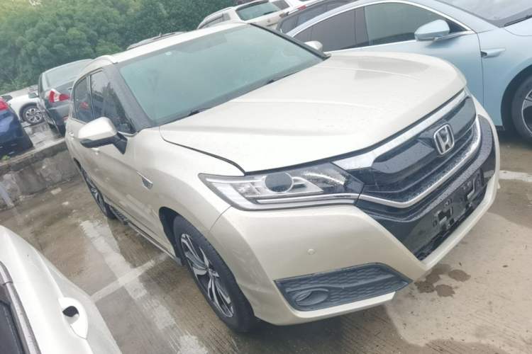 Used Honda UR-V 2017 240TURBO Two-Wheel Drive Classic Edition China V Front Right 45 Deg