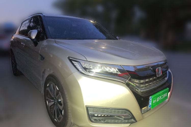 Used Honda UR-V 2017 240TURBO Two-Wheel Drive Luxury Edition China V Front Right 45 Deg