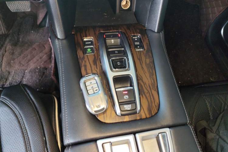 Used Honda UR-V 2017 370TURBO 2WD Prestige Edition China V Gear Lever