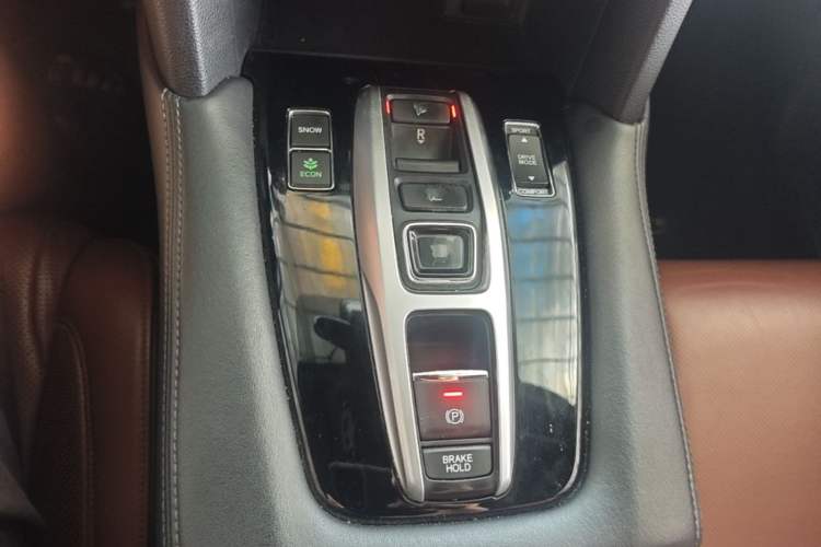 Used Honda UR-V 2017 370TURBO Four-Wheel Drive Prestige Edition China V Gear Lever