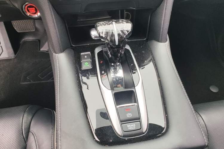 Used Honda UR-V 2017 240TURBO Two-Wheel Drive Classic Edition China V Gear Lever