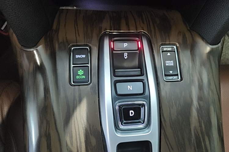 Used Honda UR-V 2017 370TURBO Four-Wheel Drive Prestige Edition China V Gear Lever