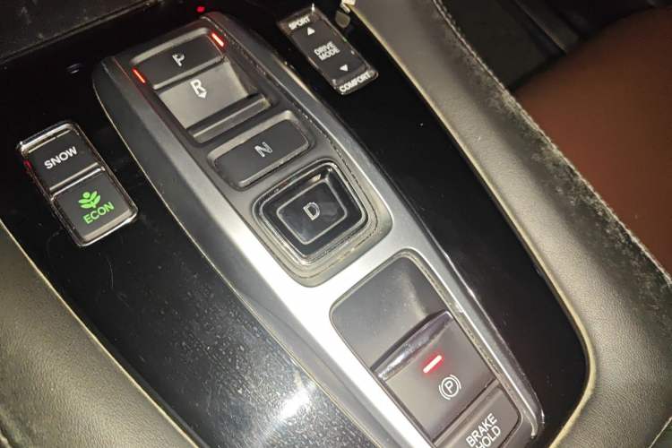 Used Honda UR-V 2017 370TURBO 2WD Prestige Edition China V Gear Lever