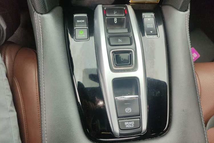 Used Honda UR-V 2017 370TURBO Four-Wheel Drive Prestige Edition China V Gear Lever