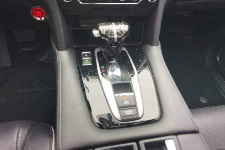 Used Honda UR-V 2017 240TURBO Two-Wheel Drive Classic Edition China V Gear Lever