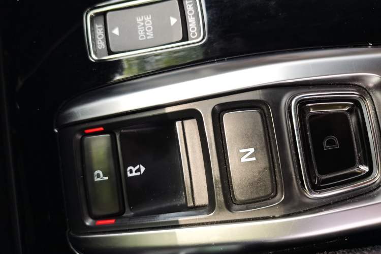 Used Honda UR-V 2017 370TURBO Four-Wheel Drive Prestige Edition China V Gear Lever