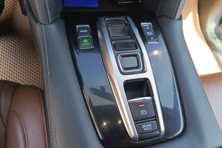 Used Honda UR-V 2017 370TURBO 2WD Prestige Edition China V Gear Lever