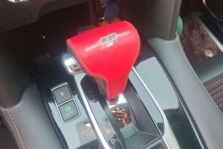 Used Honda UR-V 2017 240TURBO Two-Wheel Drive Classic Edition China V Gear Lever