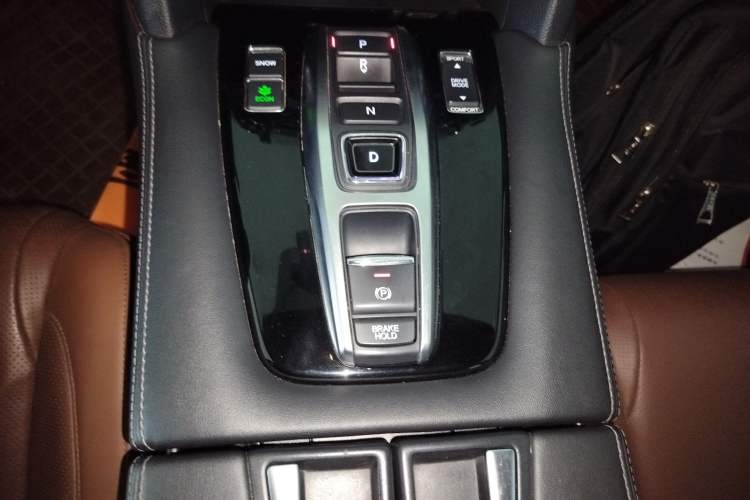 Used Honda UR-V 2017 370TURBO Four-Wheel Drive Prestige Edition China V Gear Lever