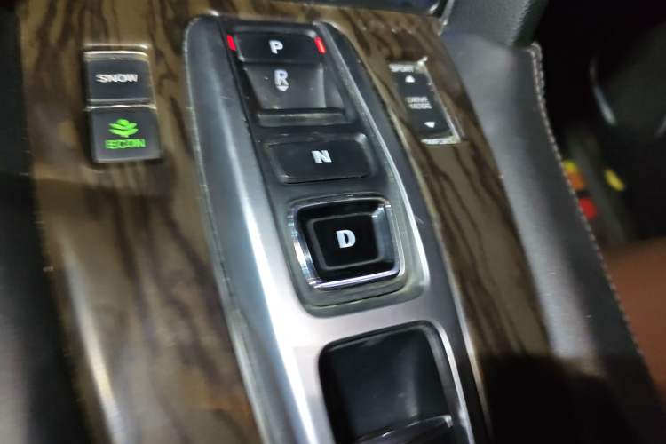 Used Honda UR-V 2017 370TURBO Four-Wheel Drive Prestige Edition China V Gear Lever