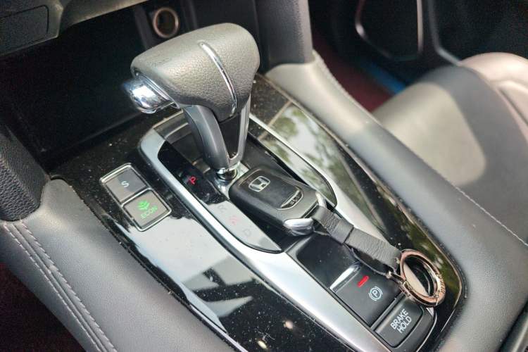 Used Honda UR-V 2017 240TURBO Two-Wheel Drive Classic Edition China V Gear Lever