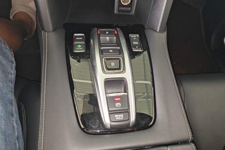 Used Honda UR-V 2017 370TURBO Four-Wheel Drive Prestige Edition China V Gear Lever
