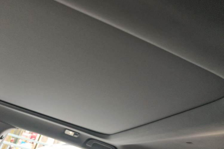Used Honda UR-V 2017 240TURBO Two-Wheel Drive Classic Edition China V Headliner