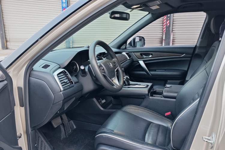 Used Honda UR-V 2017 240TURBO Two-Wheel Drive Classic Edition China V Interior 1