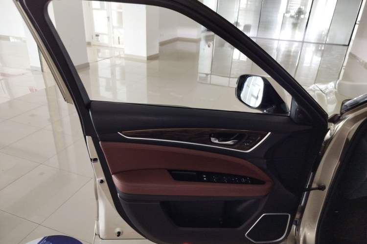 Used Honda UR-V 2017 370TURBO Four-Wheel Drive Prestige Edition China V Left Front Door Interior