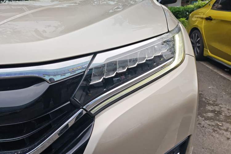 Used Honda UR-V 2017 370TURBO 2WD Prestige Edition China V Left Front Headlight