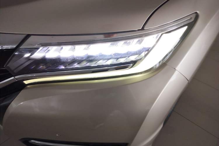 Used Honda UR-V 2017 370TURBO Four-Wheel Drive Prestige Edition China V Left Front Headlight