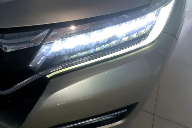 Used Honda UR-V 2017 370TURBO 2WD Prestige Edition China V Left Front Headlight