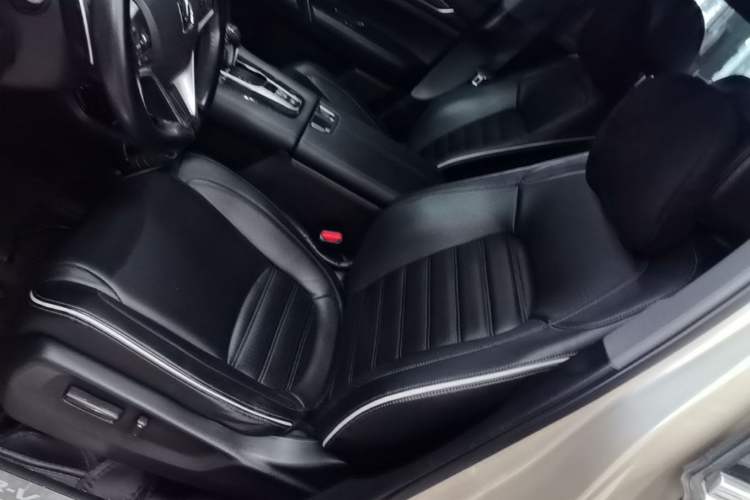 Used Honda UR-V 2017 240TURBO Two-Wheel Drive Luxury Edition China V Left Front Seat