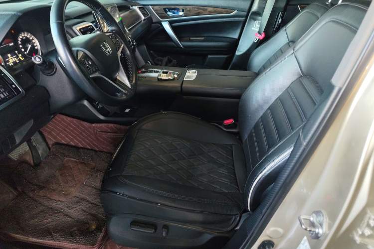 Used Honda UR-V 2017 370TURBO 2WD Prestige Edition China V Left Front Seat