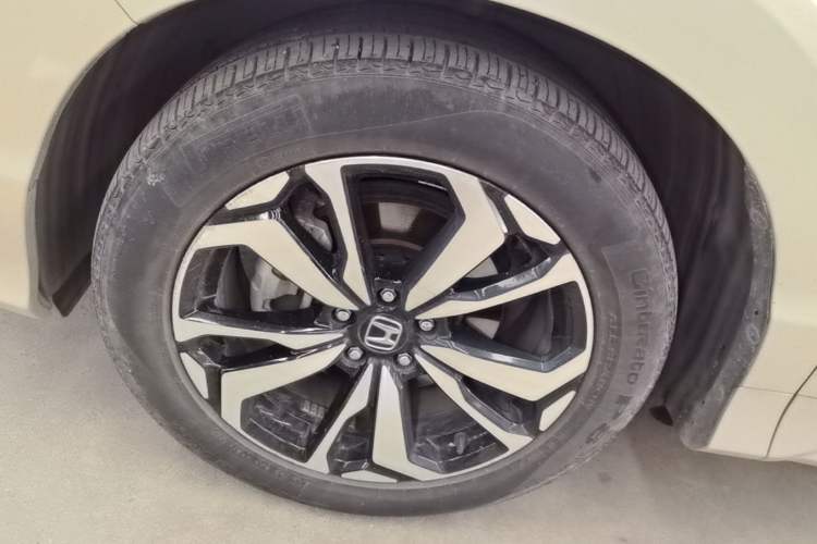 Used Honda UR-V 2017 240TURBO Two-Wheel Drive Luxury Edition China V Left Front Wheel Hub
